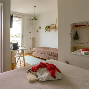 Apartamento Duomo Views, Light, Jungle-inspired With Terrace, Milán