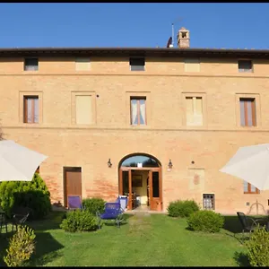 https://fonte-dei-tufi.it-tuscanyhotel.com
