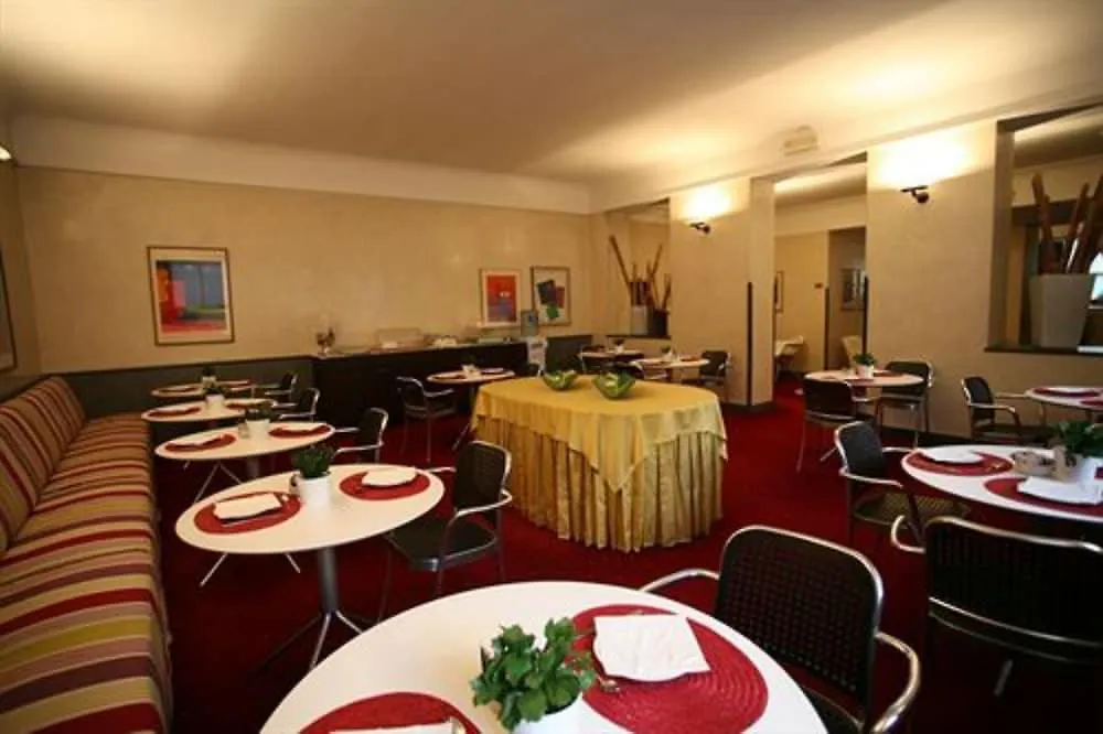 ***  Club Hotel Milan Italy