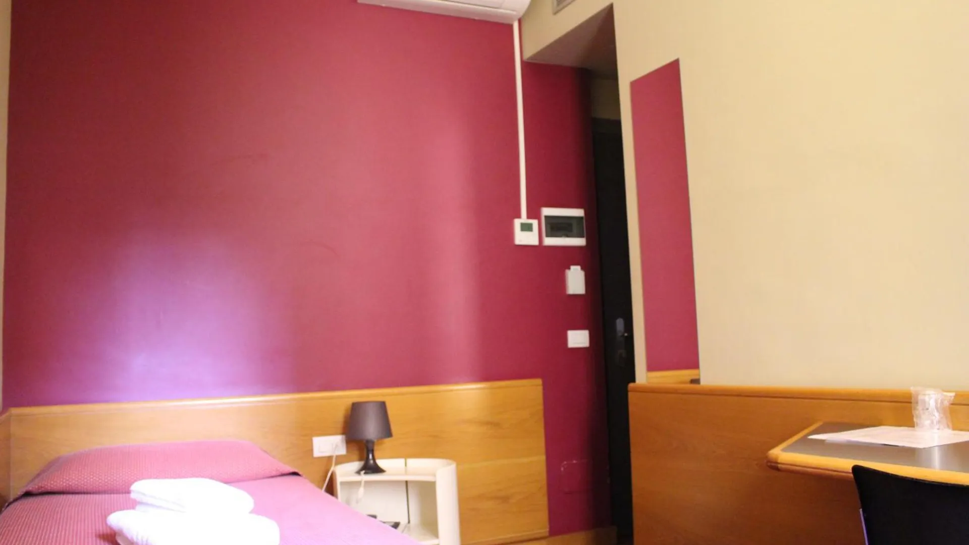 Club Hotel Milan 3*,  Italy