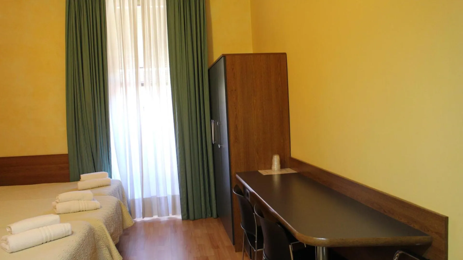 Club Hotel Milan 3*,