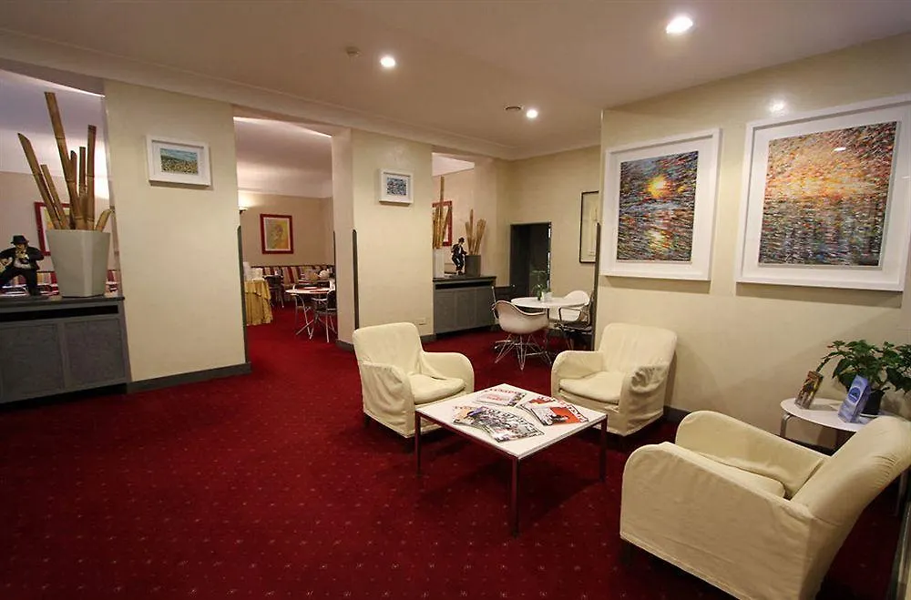 Club Hotel Milan 3*,